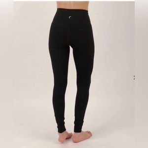 🚨SOLD🚨Zyia Black Brilliant Hi-rise Legging 28"